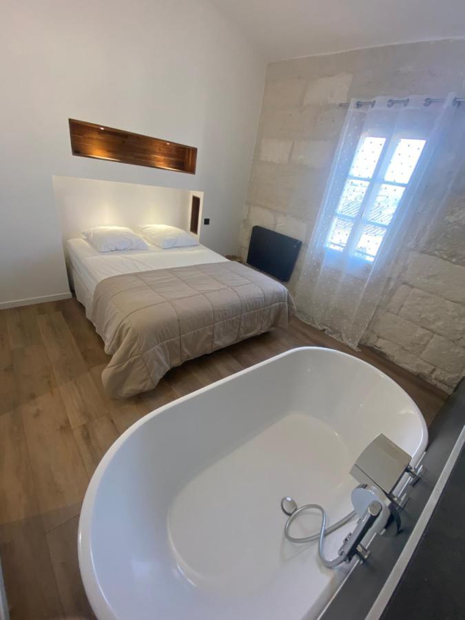 Loft Spacieux Au Coeur Des Remparts D'Aigues-Mortes Exterior photo